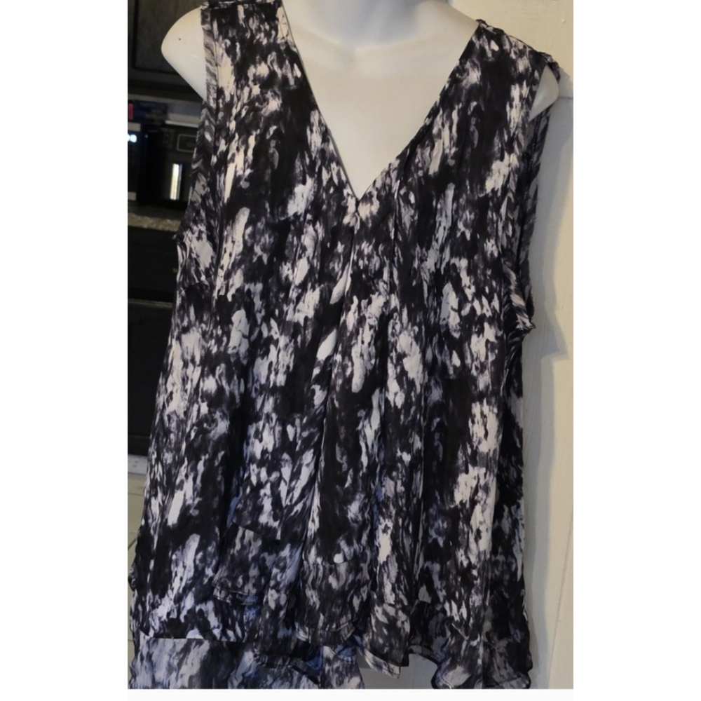 Simply Vera Vera Wang Monochrome Sleeveless Blouse